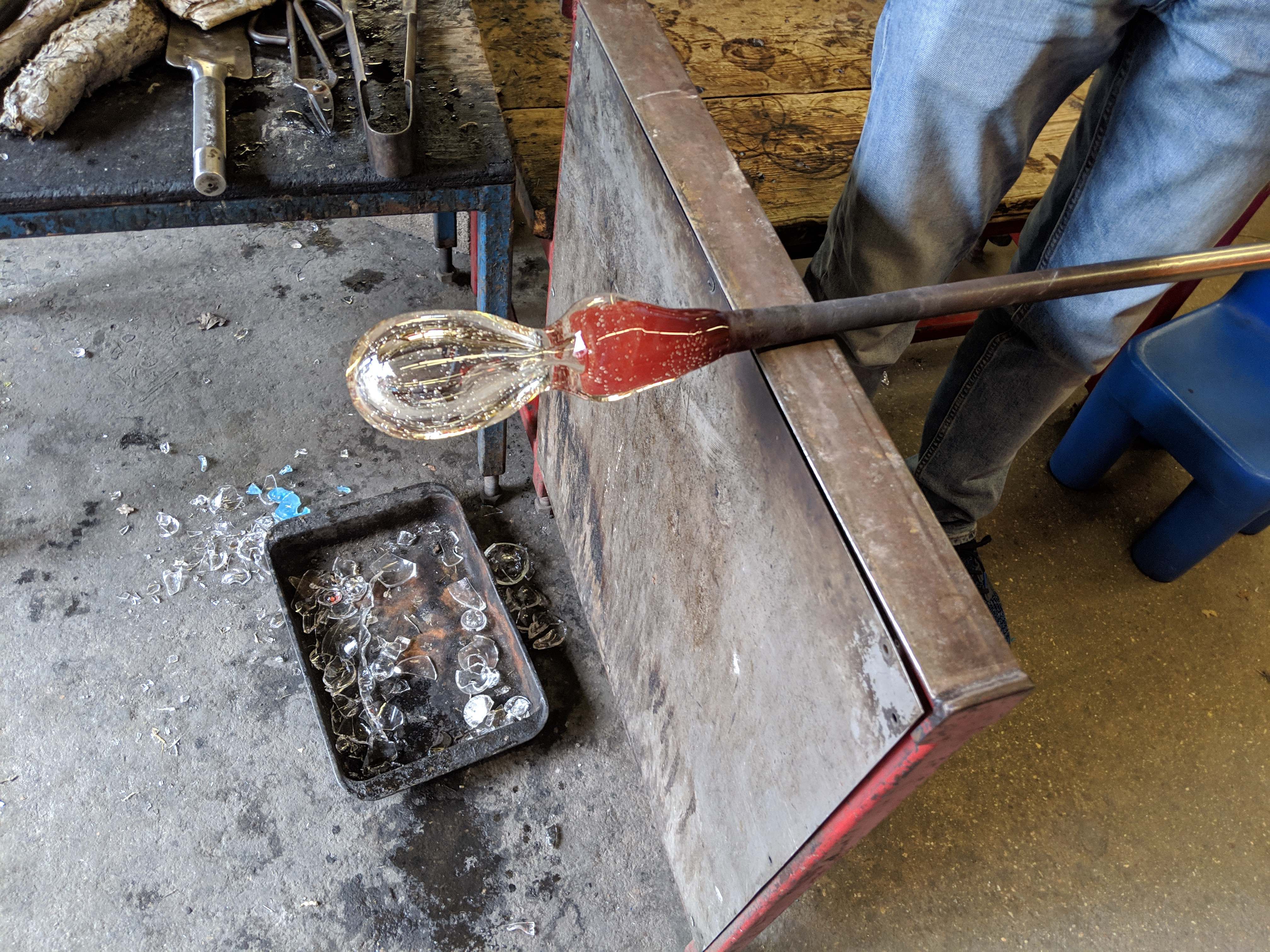 A bubble in bubbly on a pipe